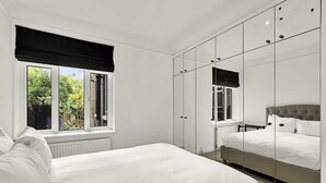 Unclassified image, 4 of 19, button - Beautiful One Bed Garden Flat In Parsons Green (London)