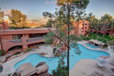 Summer discounts, Updated 1BR w/ resort style pool view, ultimate relaxation!