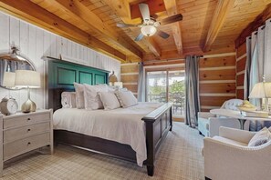 4 bedrooms, iron/ironing board, internet, bed sheets