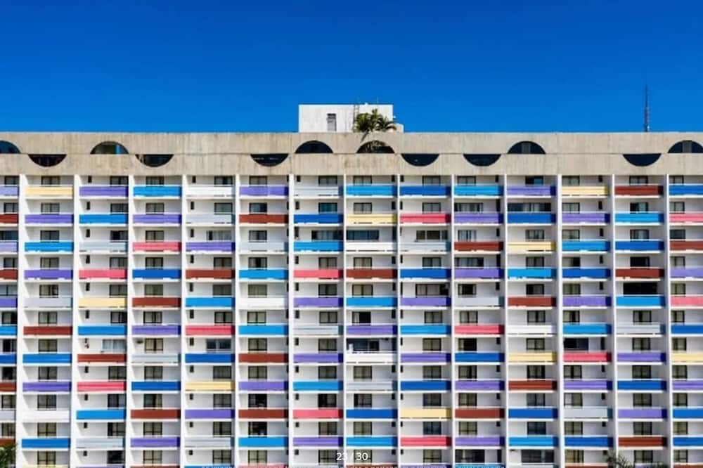 Saint Paul Plaza Flat Particular