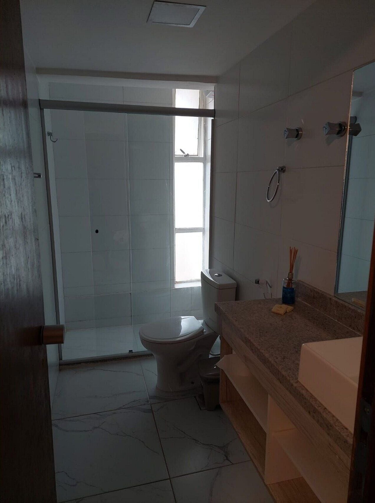 Basic-Vierbettzimmer | Badezimmer
