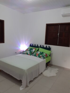 1 habitación, wifi y ropa de cama