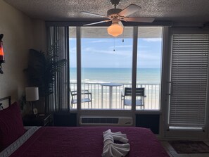 アイロン / アイロン台、WiFi (無料)、ベッドシーツ