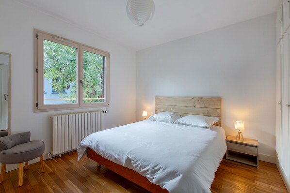 2 chambres, fer et planche à repasser, Wi-Fi gratuit, draps fournis