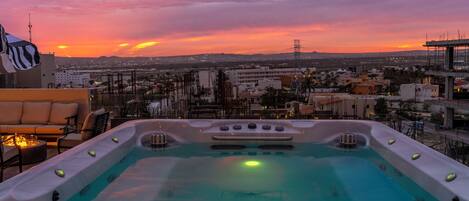 مغطس سبا خارجي