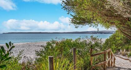 Seaside Retreat, Hyams Beach