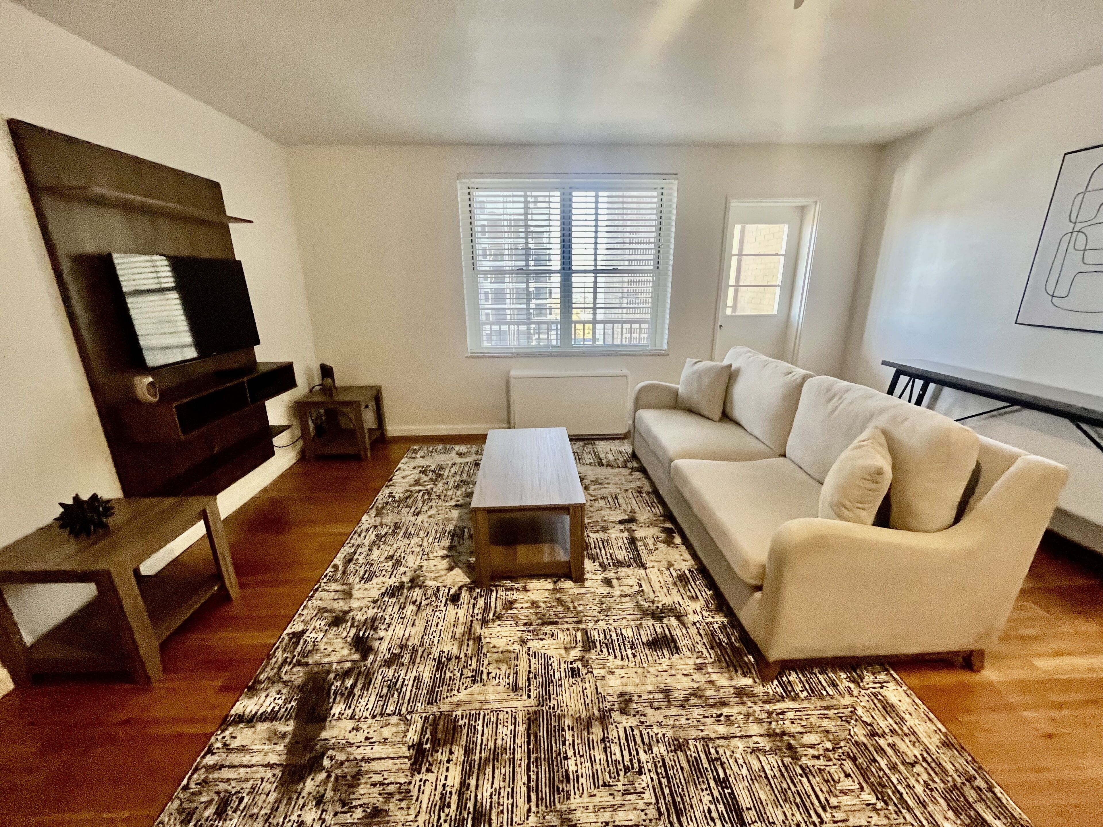 Intown 2 Bedroom Sanctuary, Great Street View! 