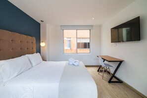 1 soverom, skrivebord, strykejern/-brett og wi-fi (inkludert)