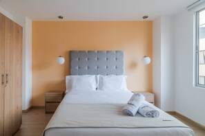 1 chambre, bureau, fer et planche à repasser, Wi-Fi gratuit