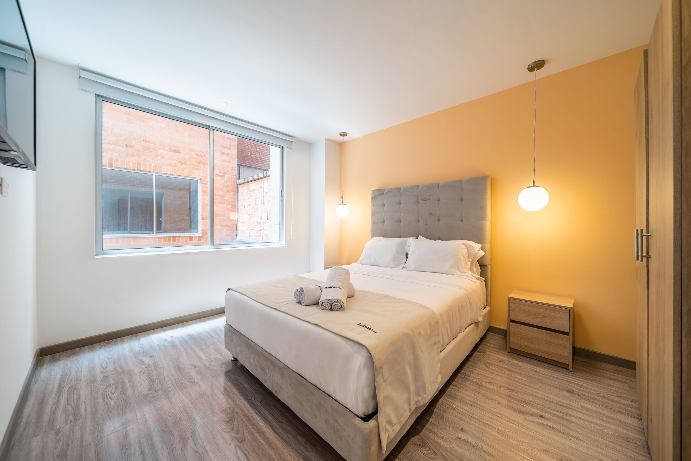 1 habitación, escritorio, tabla de planchar con plancha y wifi gratis 