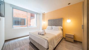 1 habitación, escritorio, tabla de planchar con plancha y wifi gratis