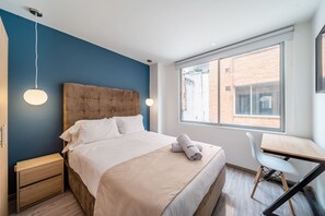 2 Schlafzimmer, Schreibtisch, Bügeleisen/Bügelbrett, kostenloses WLAN