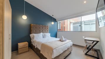 1 habitación, escritorio, tabla de planchar con plancha y wifi gratis