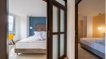 2 habitaciones, escritorio, tabla de planchar con plancha y wifi gratis