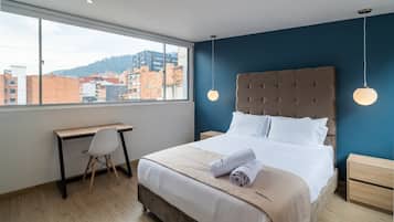 1 habitación, escritorio, tabla de planchar con plancha y wifi gratis