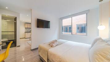 1 habitación, escritorio, tabla de planchar con plancha y wifi gratis