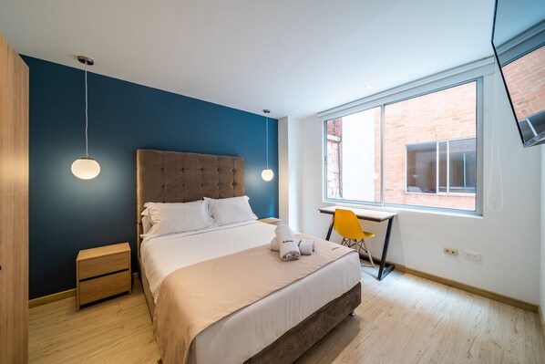 2 Schlafzimmer, Schreibtisch, Bügeleisen/Bügelbrett, kostenloses WLAN