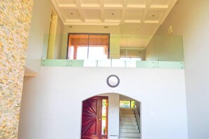 Exterior - Mount Pleasant - Luxurious 4-bed Villa (Harare)
