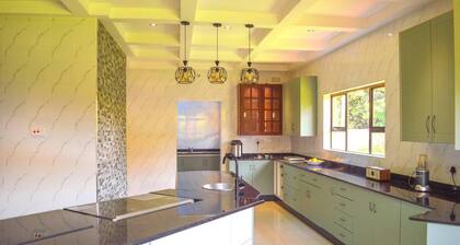 Mount Pleasant - Luxurious 4-bed Villa