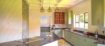 Mount Pleasant - Luxurious 4-bed Villa