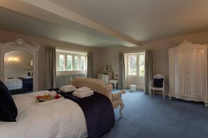 5 chambres, fer et planche à repasser, Wi-Fi gratuit, draps fournis