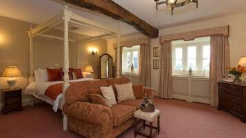 House | 5 bedrooms, iron/ironing board, free WiFi, bed sheets