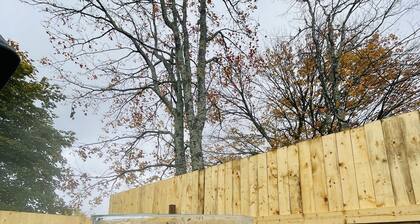 Cozy, nordic guest house located in the heart of Riverview with swimspa.