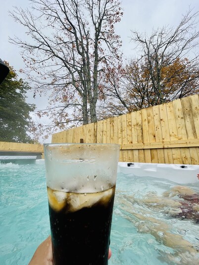 Cozy, nordic guest house located in the heart of Riverview with swimspa.