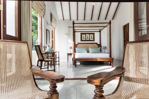 Superior Suite | Iron/ironing board (on request), WiFi (free)