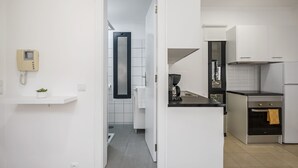 Coffee/tea maker, fridge, microwave, oven - Funchal Central Loft by Madeira Sun Travel (Funchal)