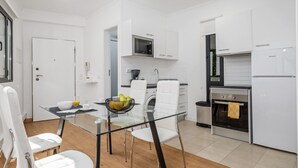 Coffee/tea maker, fridge, microwave, oven - Funchal Central Loft by Madeira Sun Travel (Funchal)