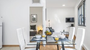Dining - Funchal Central Loft by Madeira Sun Travel (Funchal)