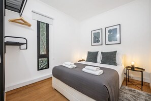 1 bedroom, iron/ironing board, travel cot, free WiFi