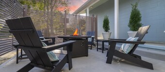 Stay in Downtown Lex, Hot Tub, Walk to VMI, W&L