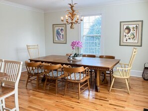 Dining - Stay in Downtown Lex, Hot Tub, Walk to VMI, W&L (Lexington)