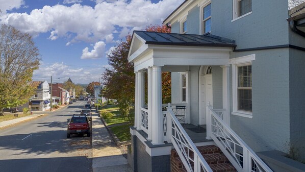 Exterior - Stay in Downtown Lex, Hot Tub, Walk to VMI, W&L (Lexington)