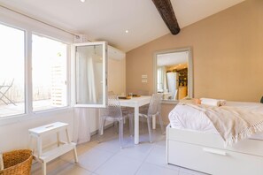 Strykejern/-brett, wi-fi og sengetøy