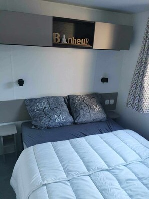 3 bedrooms, travel cot - Joli Mobilhome (Vias)