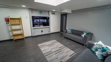 สตูดิโอ | ภายใน