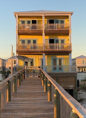 Exterior - Lemonshello BeachFront, Hot tub, Heated Pool, 8 bedrooms (Gulf Shores)