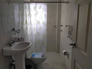 Apartment, 2 Schlafzimmer | Badezimmer