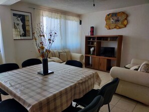 Departamento, 2 habitaciones | Comedor
