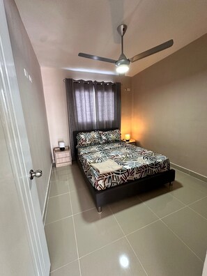 3 bedrooms, iron/ironing board, WiFi, bed sheets