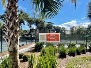 Sports court - UPDATED VILLA IN PALMETTO DUNES WITH POOL, BEACH & SPORTS ACCESS HILTON HEAD (Hilton Head Island)
