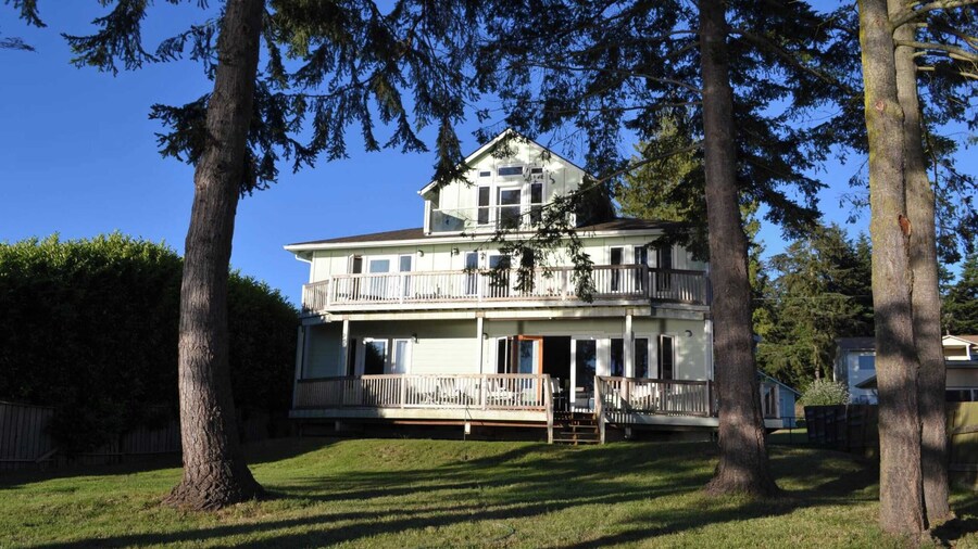 Harbor View Haven by Avantstay Private Backyard