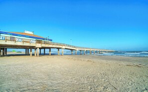 House (3 Bedrooms) | Interior - Big Yard w/ Priv Pool, Firepit, Patio Near the Beach Reel Time by Avantstay (Port Aransas)