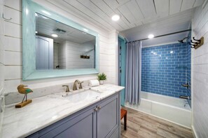 Interior - Big Yard w/ Priv Pool, Firepit, Patio Near the Beach Reel Time by Avantstay (Port Aransas)