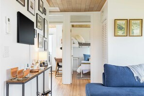 House (2 Bedrooms) | Interior - Swan Lake Cottage by Avantstay Views + Firepit (Oak Harbor)