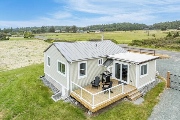 Swan Lake Cottage By Avantstay Views + Firepit - Washington