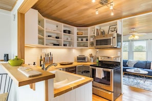 House (2 Bedrooms) | Interior - Swan Lake Cottage by Avantstay Views + Firepit (Oak Harbor)